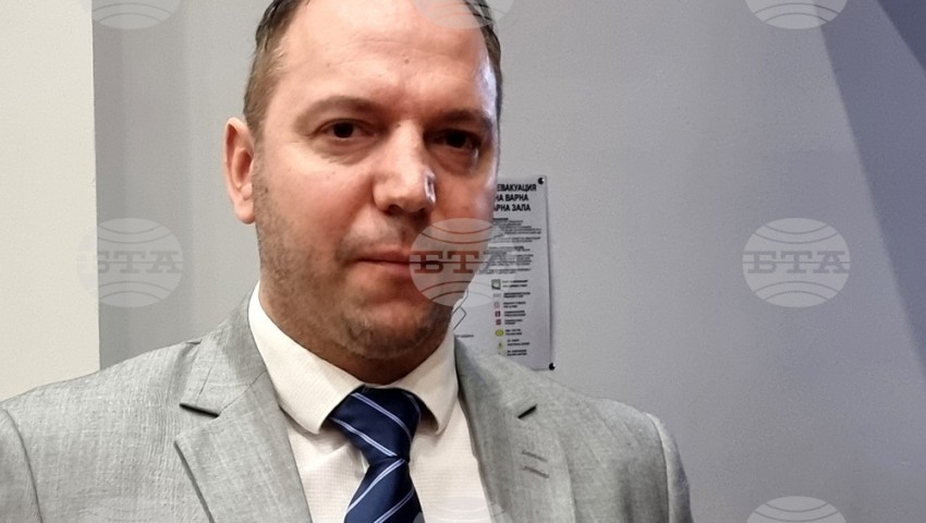 Варненски общински съветник от „ПП-ДБ“ напусна групата и се присъедини към друга