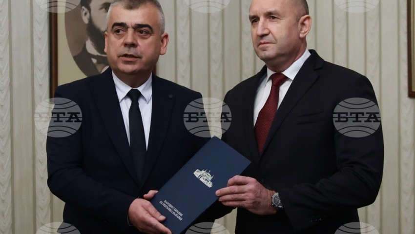 Отиваме на избори, заяви държавният глава Румен Радев, след като от АПС върнаха третия мандат неизпълнен