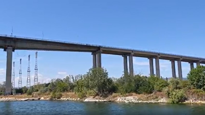 Пак ще бистрят състоянието на Аспарухов мост в понеделник