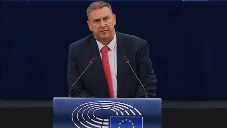 Емил Радев за мигрантите в ЕС: Който няма право да остане, да бъде върнат незабавно!