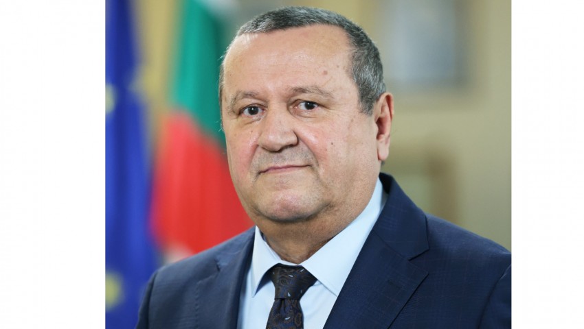 Министър Адемов започва срещи с териториалните структури от системата на МТСП