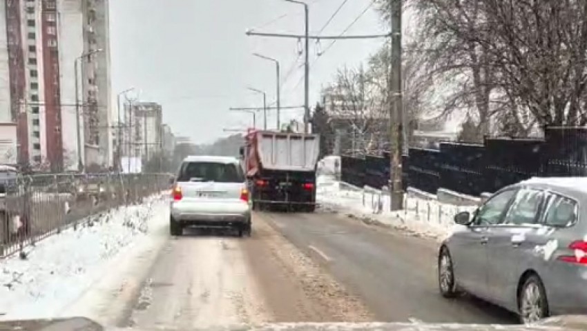 Коментар: Варна – градът, в който снегът се чисти само с... пресцентър