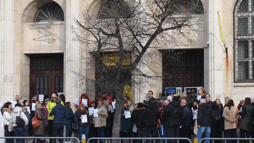 И служители на „Български пощи“ във Варна излязоха на протест
