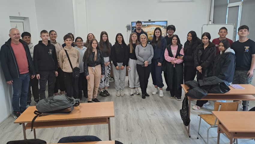 Образователния проект „Децата и наркотиците: истина и легенди“ гостува на гимназистите от ОбУ „Христо Ботев“ в с. Цонево