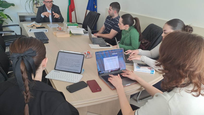 Проведоха се практически упражнения по търговски дела на студенти от ВСУ със съдия Георги Йовчев от Апелативен съд – Варна