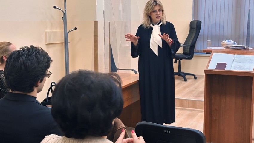 Студенти по право от ВСУ „Черноризец Храбър“ преминаха практическо обучение в съда