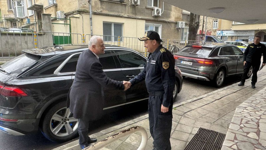 Вътрешният министър се запозна във Варна с резултатите от полицейската акция срещу купуването на гласове вчера