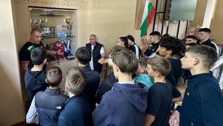 Ден на отворените врати за спортната колекция в Юнашкия салон