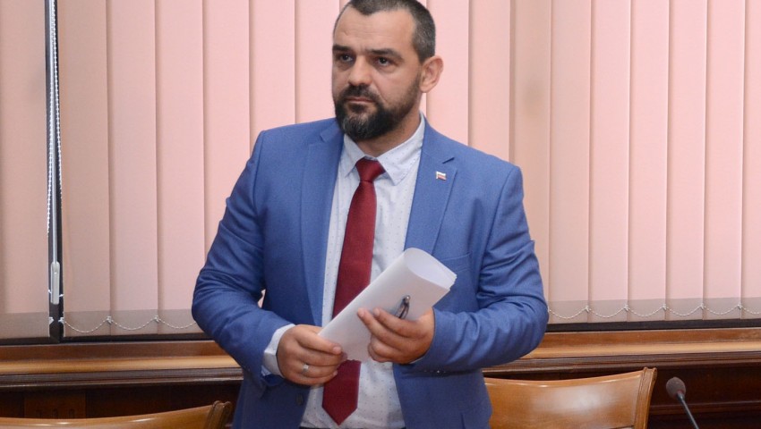 Заместник-кметът с ресори строителен контрол, сметопочистване и сигурност Илия Коев е освободен от длъжност