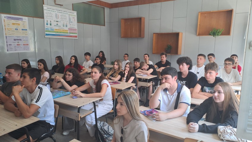Образователната програма „Децата и наркотиците: истина и легенди“ гостува в Професионалната техническа гимназия