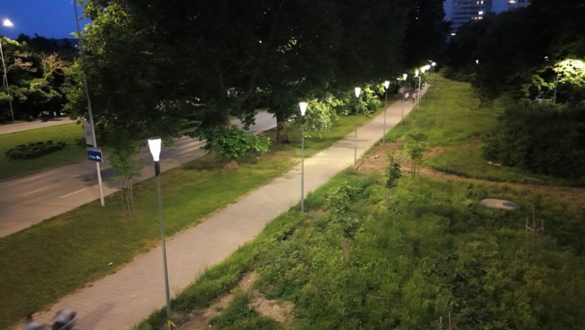 Приключи монтажът на новото енергоспестяващо улично осветление в кв. „Чайка“