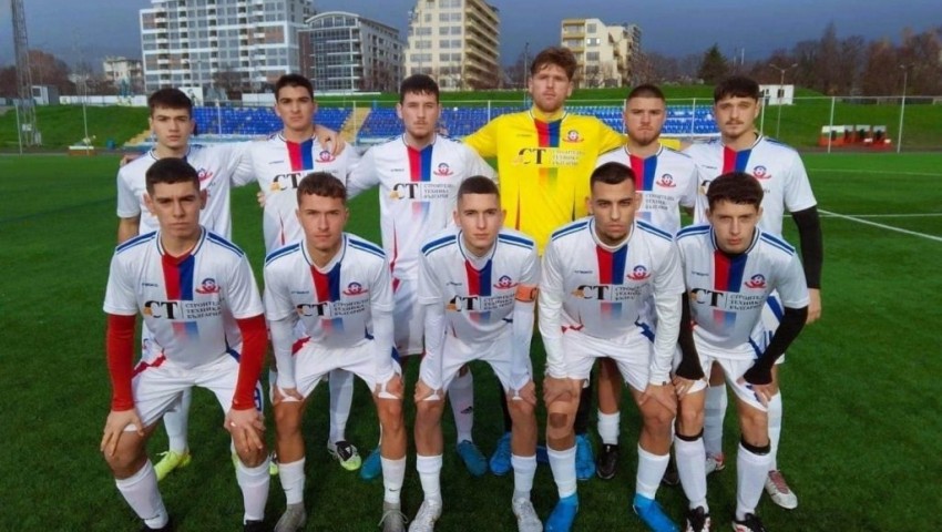 Олимпик загуби контролата си с Рилци, отново доста тийнейджъри получиха шанс за изява