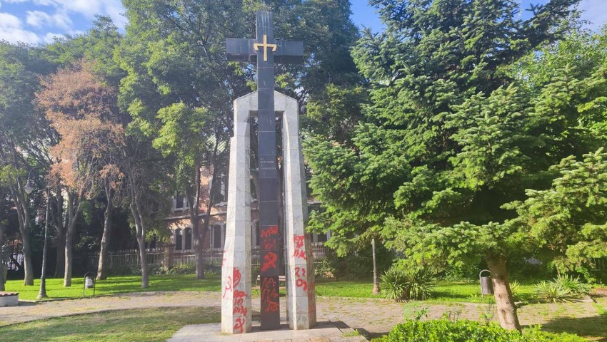 Областният управител осъди вандалската проява срещу паметника на жертвите на комунизма