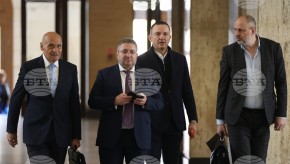 Делото срещу бившия кмет на Варна Иван Портних продължава с разпит на свидетели