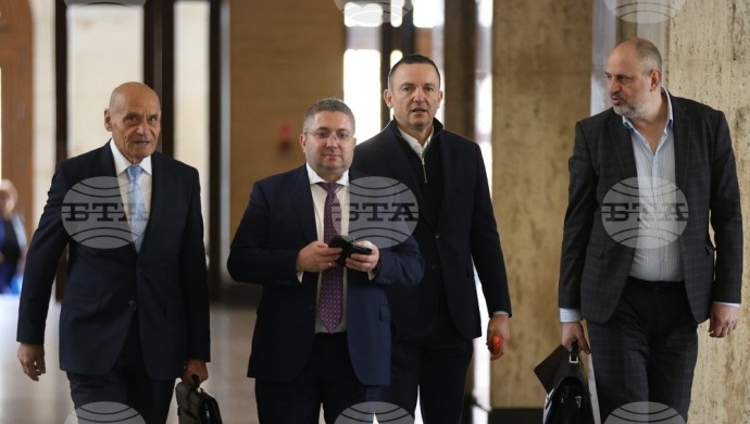 Делото срещу бившия кмет на Варна Иван Портних продължава с разпит на свидетели