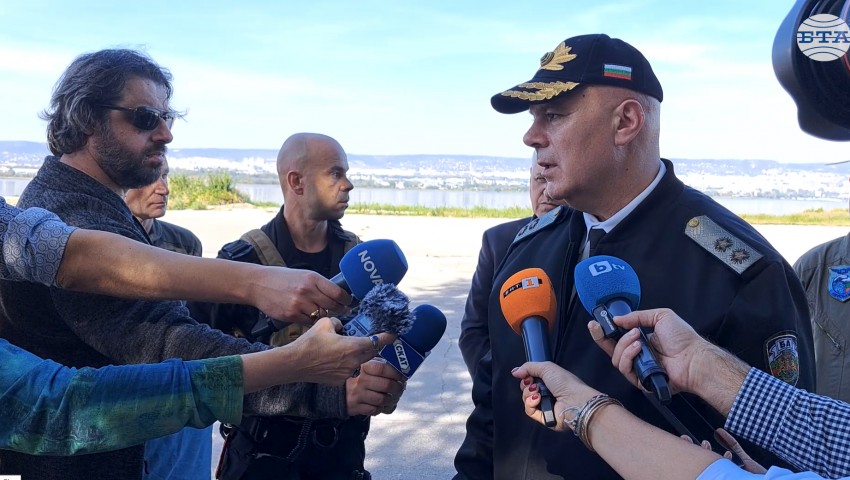 На този етап никой не може да каже дали ще потъне пострадалият при удар с дрон кораб „Ейбъл“, каза командирът на ВМС
